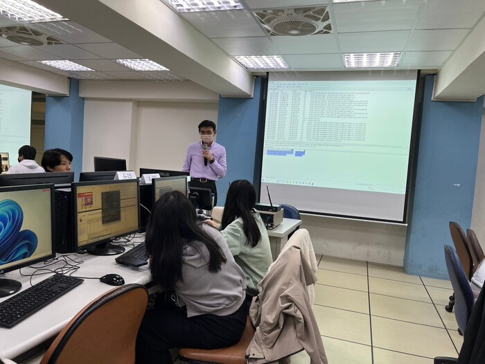 資工系周老師介紹網路封包圖片