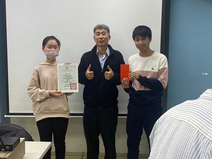 資工系謝主任頒獎_第一名圖片