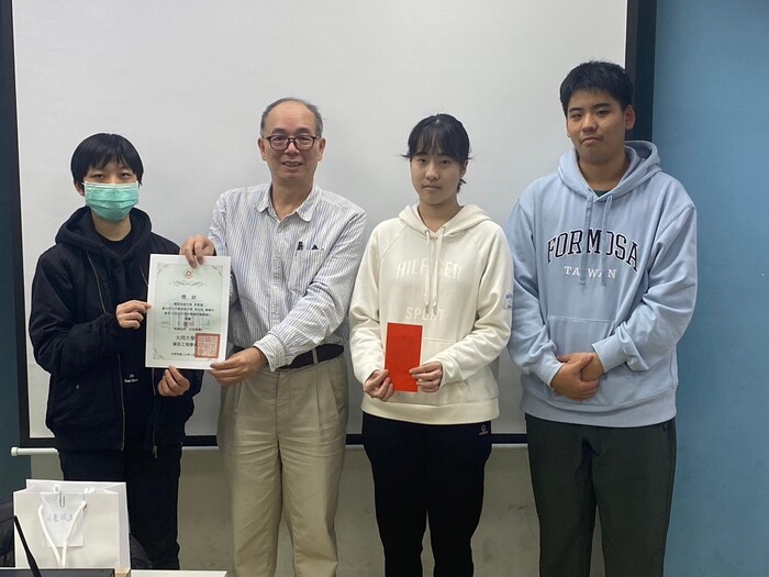 資工系卓副主任頒獎_佳作圖片